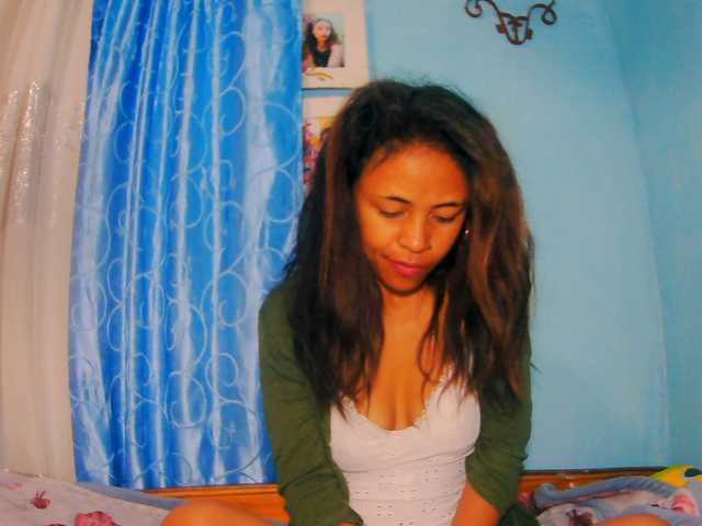 prettygirls11 live cam on BongaCams