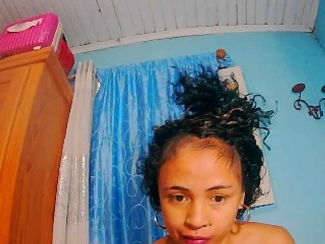 prettygirls11 live cam on BongaCams