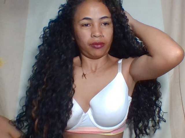 prettygirls11 live cam on BongaCams