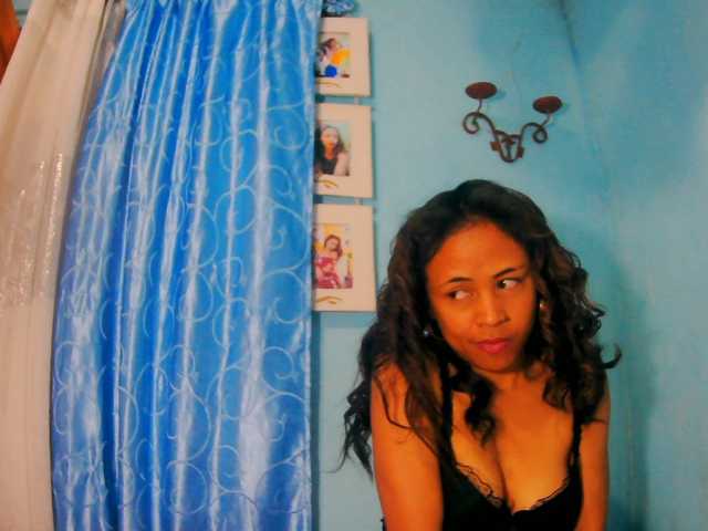 prettygirls11 live cam on BongaCams