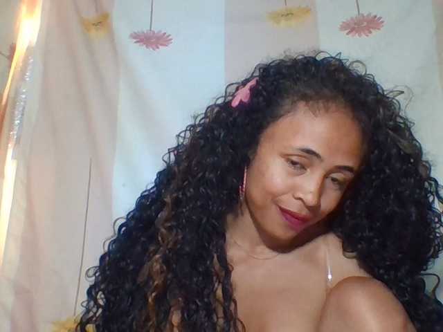 prettygirls11 live cam on BongaCams