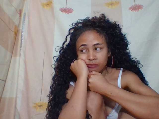 prettygirls11 live cam on BongaCams