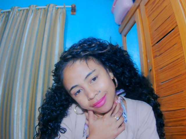 prettygirls11 live cam on BongaCams