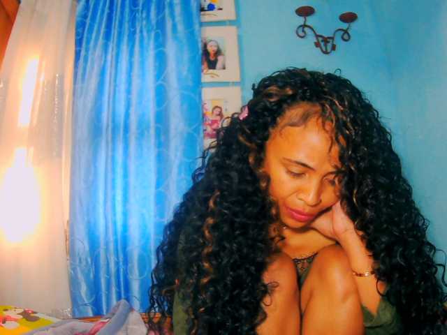 prettygirls11 live cam on BongaCams