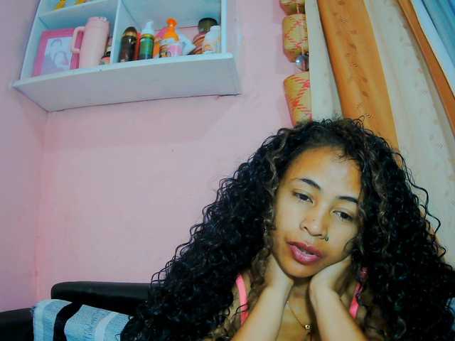 prettygirls11 live cam on BongaCams