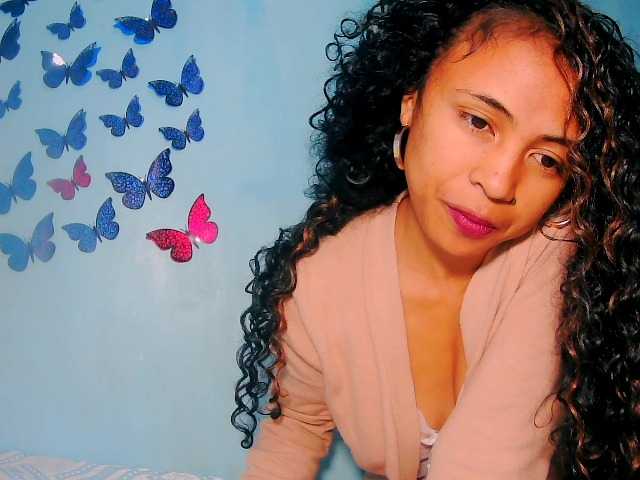 prettygirls11 live cam on BongaCams