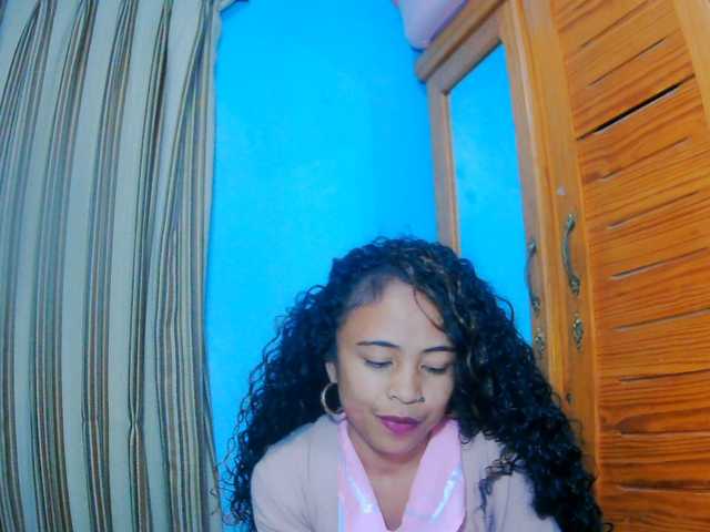 prettygirls11 live cam on BongaCams