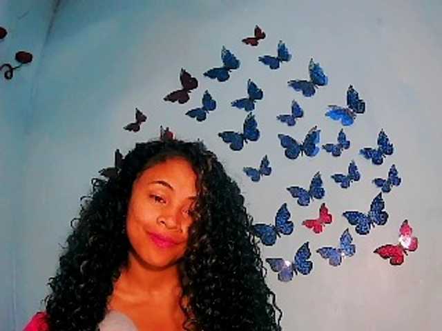 prettygirls11 live cam on BongaCams