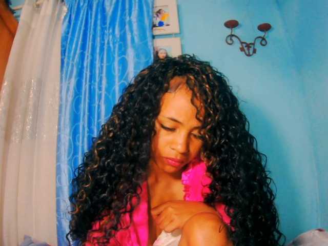 prettygirls11 live cam on BongaCams