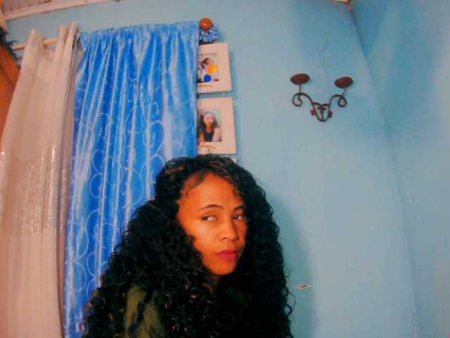 prettygirls11 live cam on BongaCams