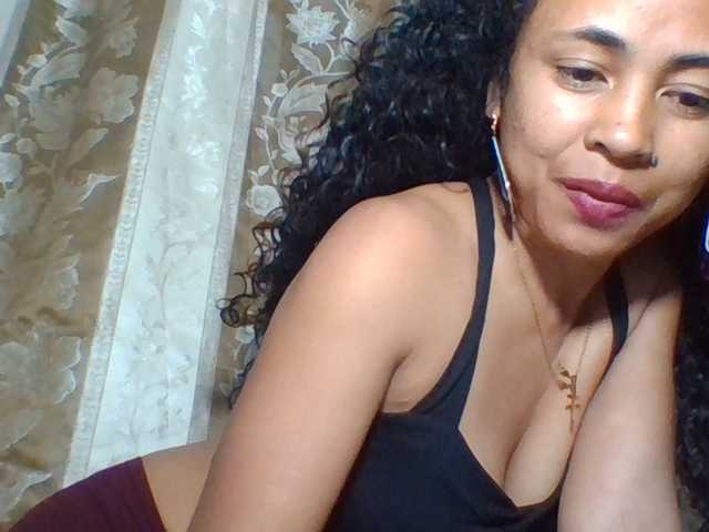prettygirls11 live cam on BongaCams