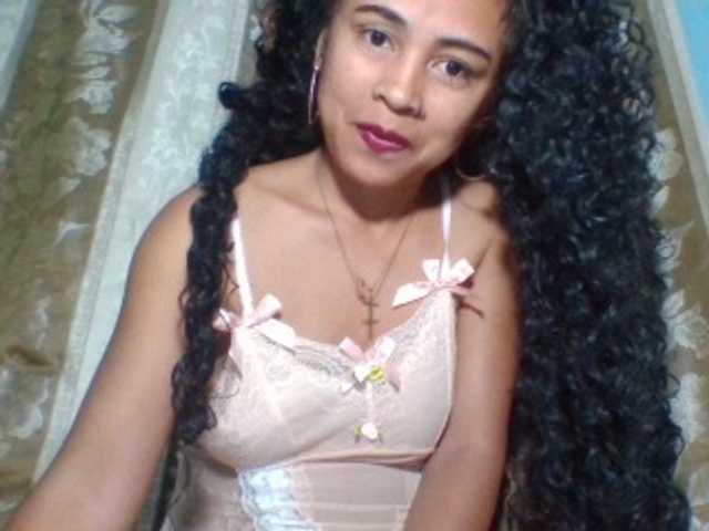 prettygirls11 live cam on BongaCams