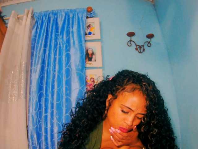 prettygirls11 live cam on BongaCams