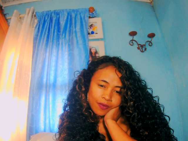 prettygirls11 live cam on BongaCams