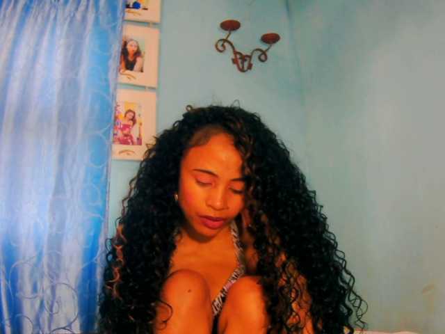 prettygirls11 live cam on BongaCams