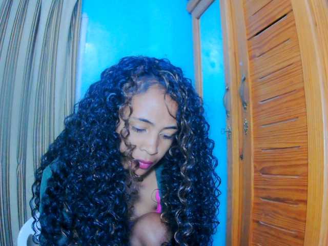 prettygirls11 live cam on BongaCams