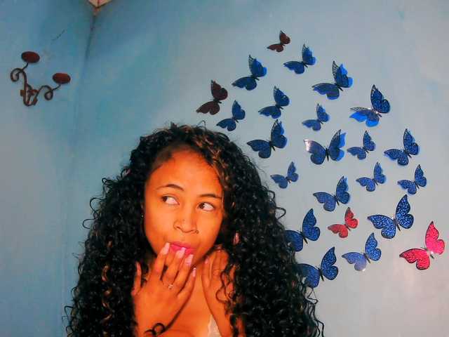 prettygirls11 live cam on BongaCams