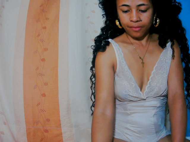 prettygirls11 live cam on BongaCams