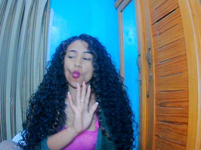 prettygirls11 live cam on BongaCams