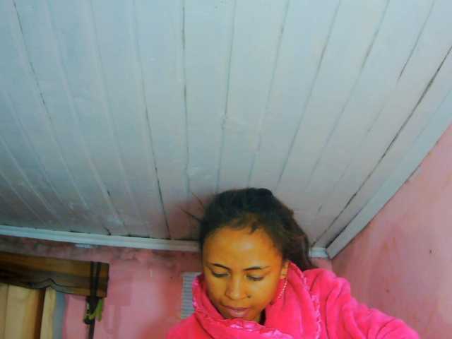 prettygirls11 live cam on BongaCams