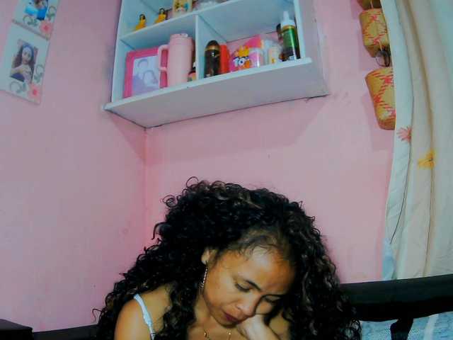 prettygirls11 live cam on BongaCams