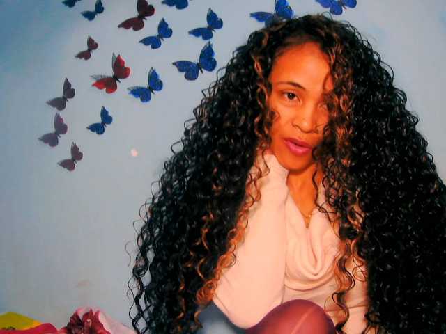 prettygirls11 live cam on BongaCams