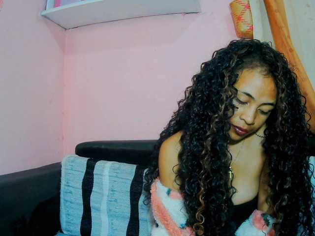 prettygirls11 live cam on BongaCams