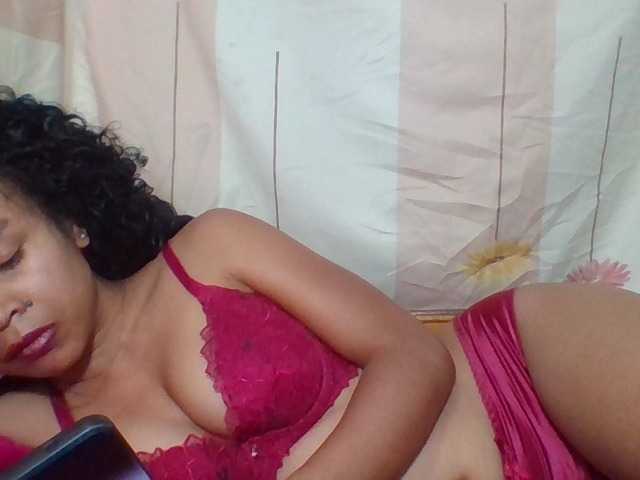 prettygirls11 live cam on BongaCams