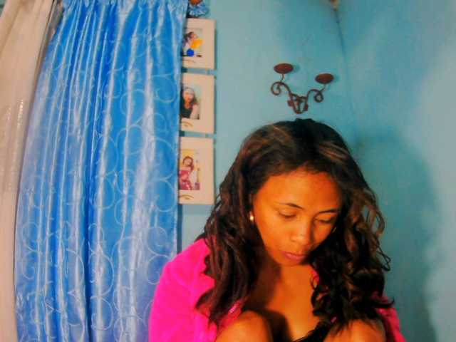 prettygirls11 live cam on BongaCams