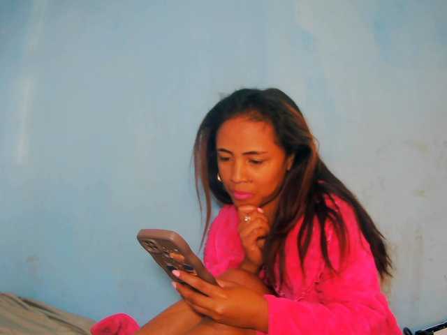 prettygirls11 live cam on BongaCams