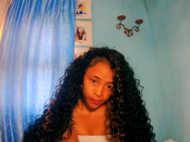 prettygirls11 live cam on BongaCams