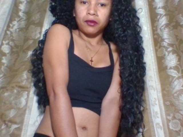 prettygirls11 live cam on BongaCams