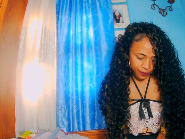 prettygirls11 live cam on BongaCams