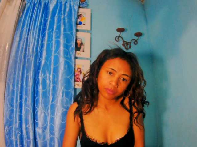 prettygirls11 live cam on BongaCams