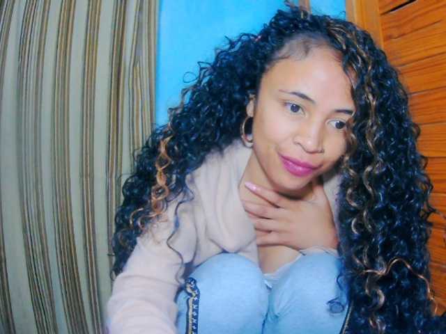 prettygirls11 live cam on BongaCams