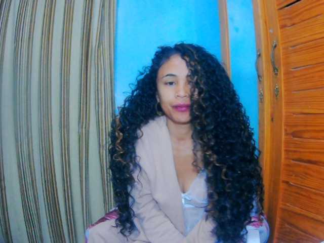 prettygirls11 live cam on BongaCams
