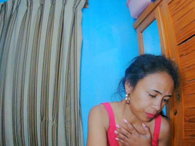 prettygirls11 live cam on BongaCams