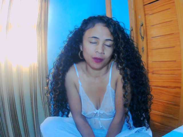 prettygirls11 live cam on BongaCams