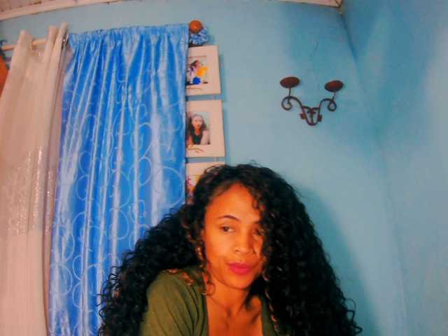 prettygirls11 live cam on BongaCams