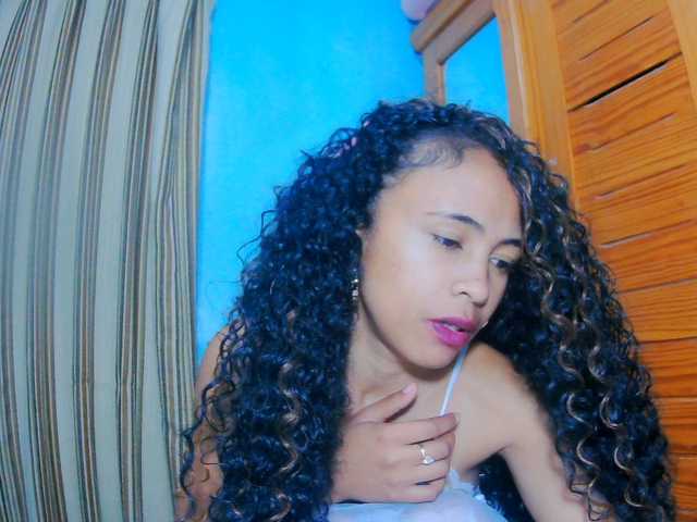 prettygirls11 live cam on BongaCams