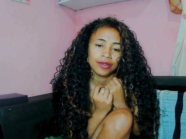 prettygirls11 live cam on BongaCams