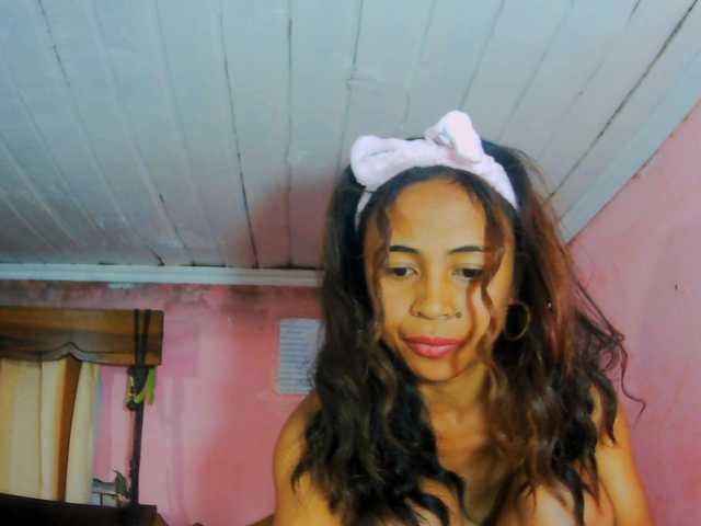 prettygirls11 live cam on BongaCams