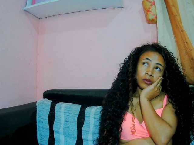 prettygirls11 live cam on BongaCams