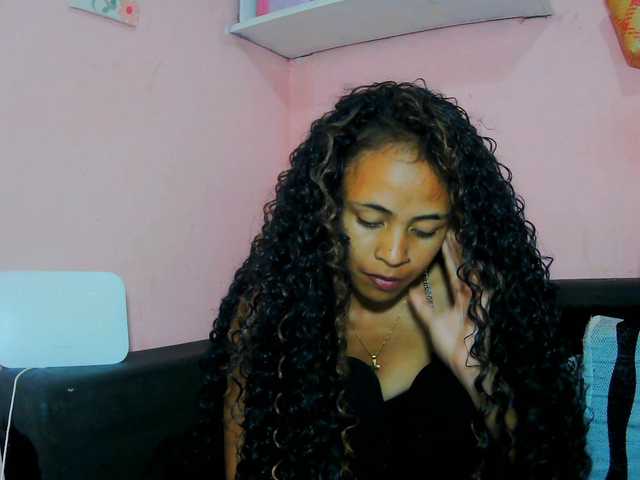prettygirls11 live cam on BongaCams