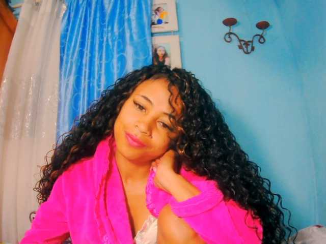 prettygirls11 live cam on BongaCams