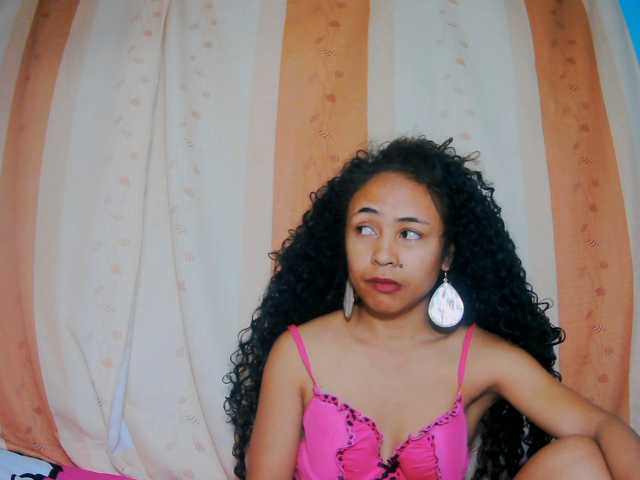 prettygirls11 live cam on BongaCams