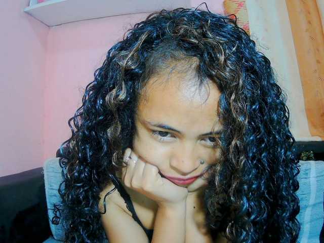 prettygirls11 live cam on BongaCams
