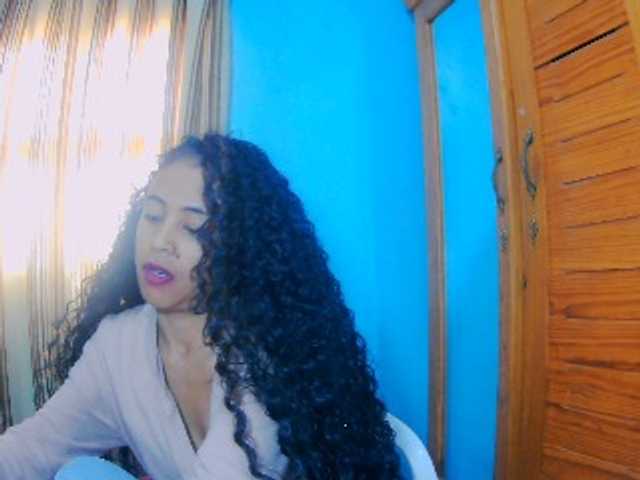 prettygirls11 live cam on BongaCams