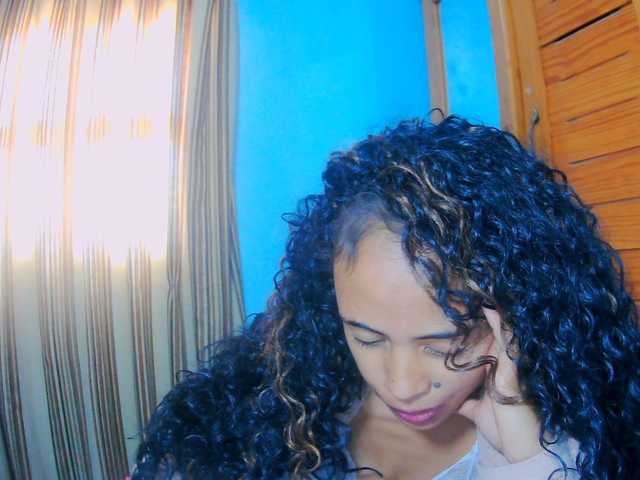 prettygirls11 live cam on BongaCams