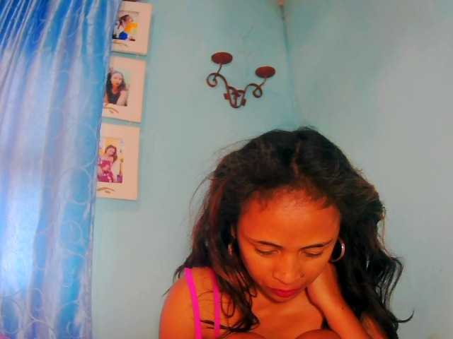 prettygirls11 live cam on BongaCams